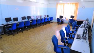 معامل الحاسوب بجامعة العلوم والتكنولوجيا