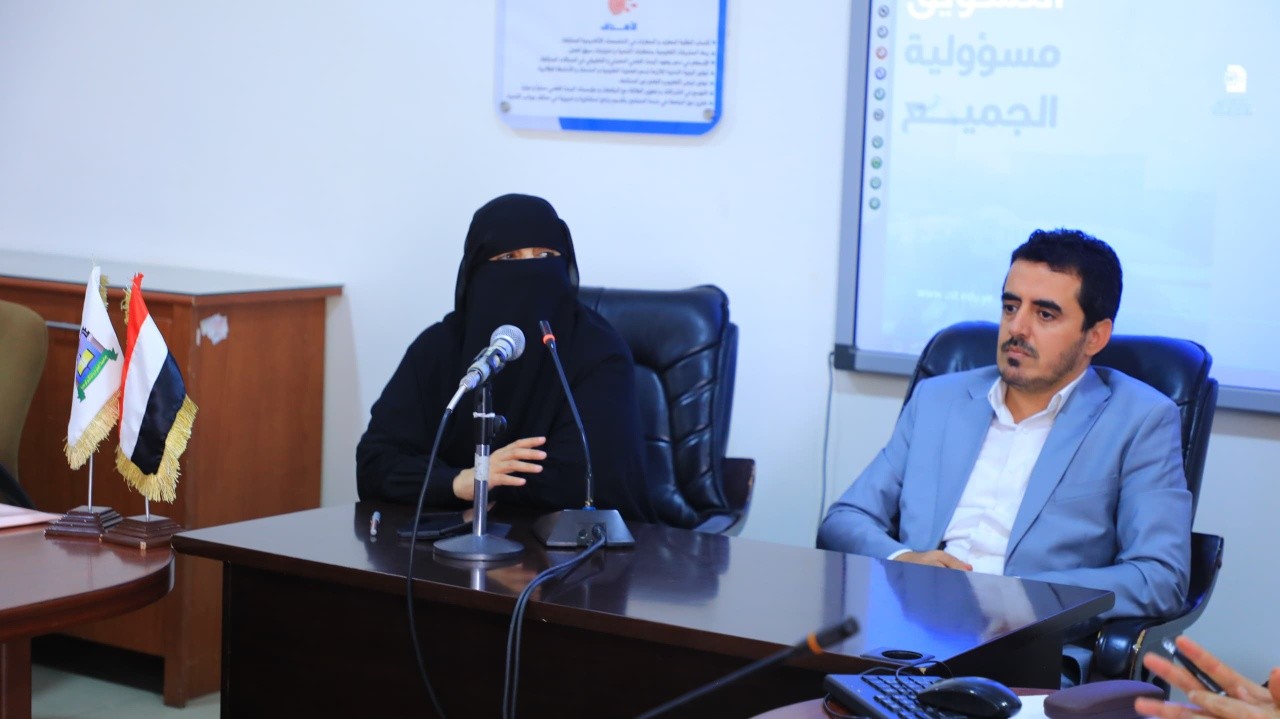 مشاركة رؤساء الجامعات والأكاديميين في النقاشات الثرية خلال اللقاء