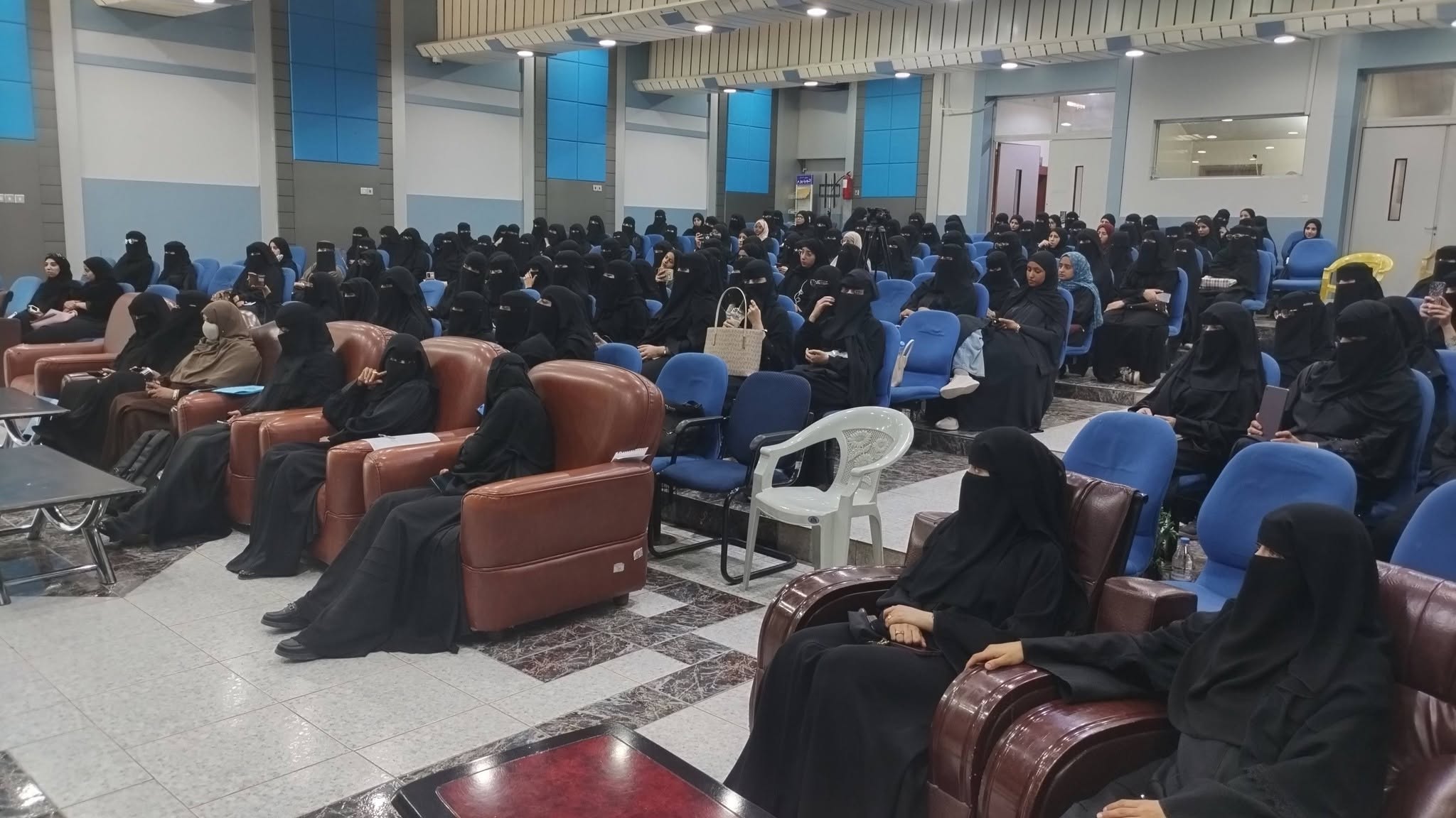 تفاعل الهيئة الأكاديمية مع الطلبة
