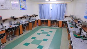 Electrical and Electronic Circuits Laboratory - Biomedical Engineering 3