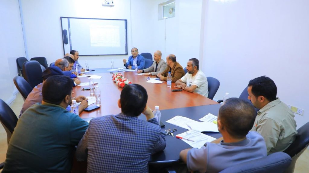 كلية الهندسة تعقد ورشة لتطوير خطط البرامج الأكاديمية بما يتوافق مع معايير الوزارة صنعاء