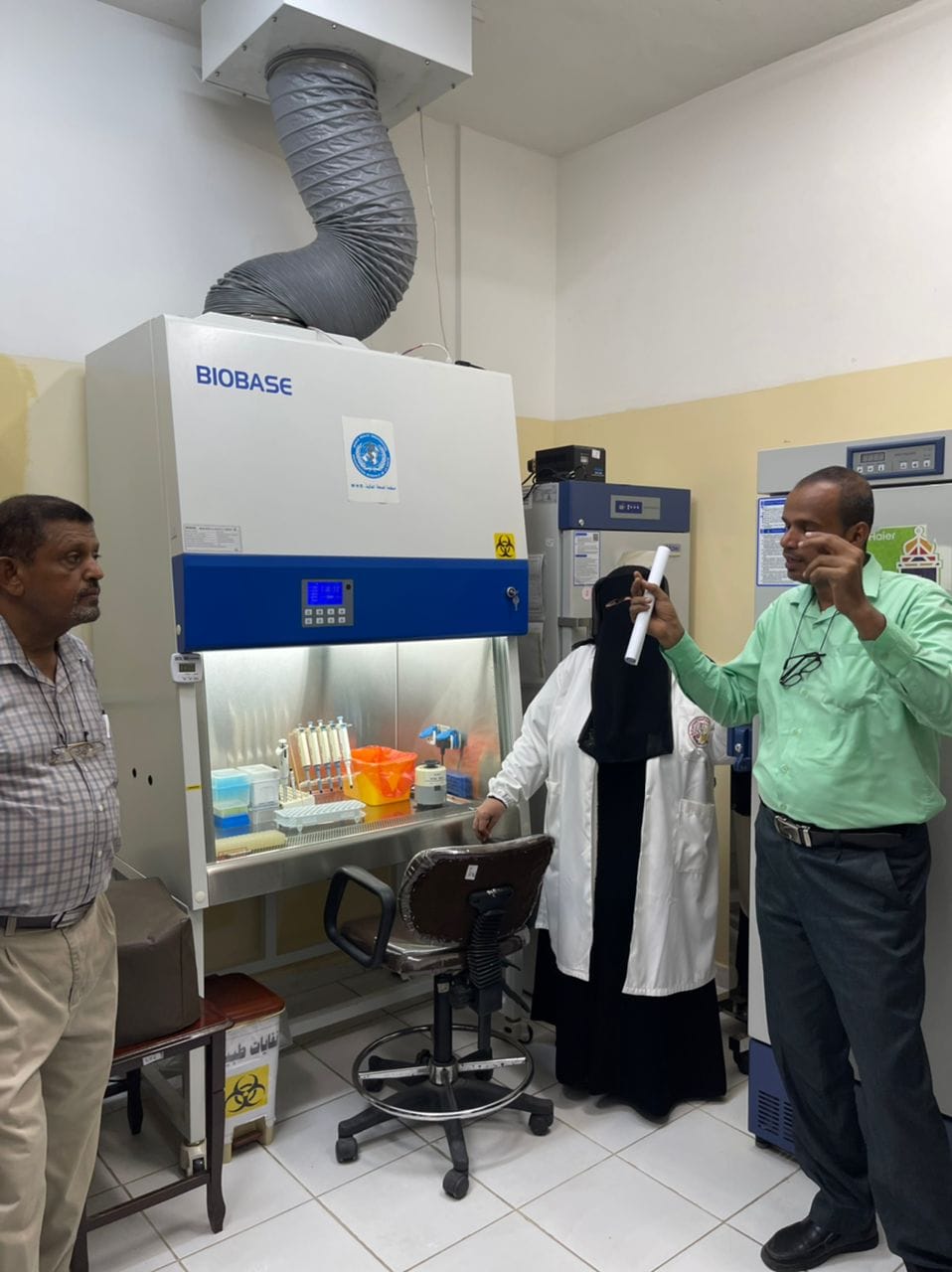 زيارة علمية لطلبة المختبرات الطبية إلى المركز الوطني لمختبرات الصحة العامة المركزية بمحافظة الحديدة‎.
