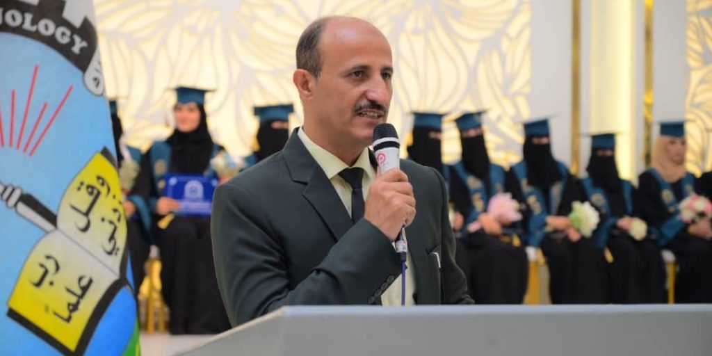 كلية العلوم الإنسانية والاجتماعية تحتفي بتوديع 