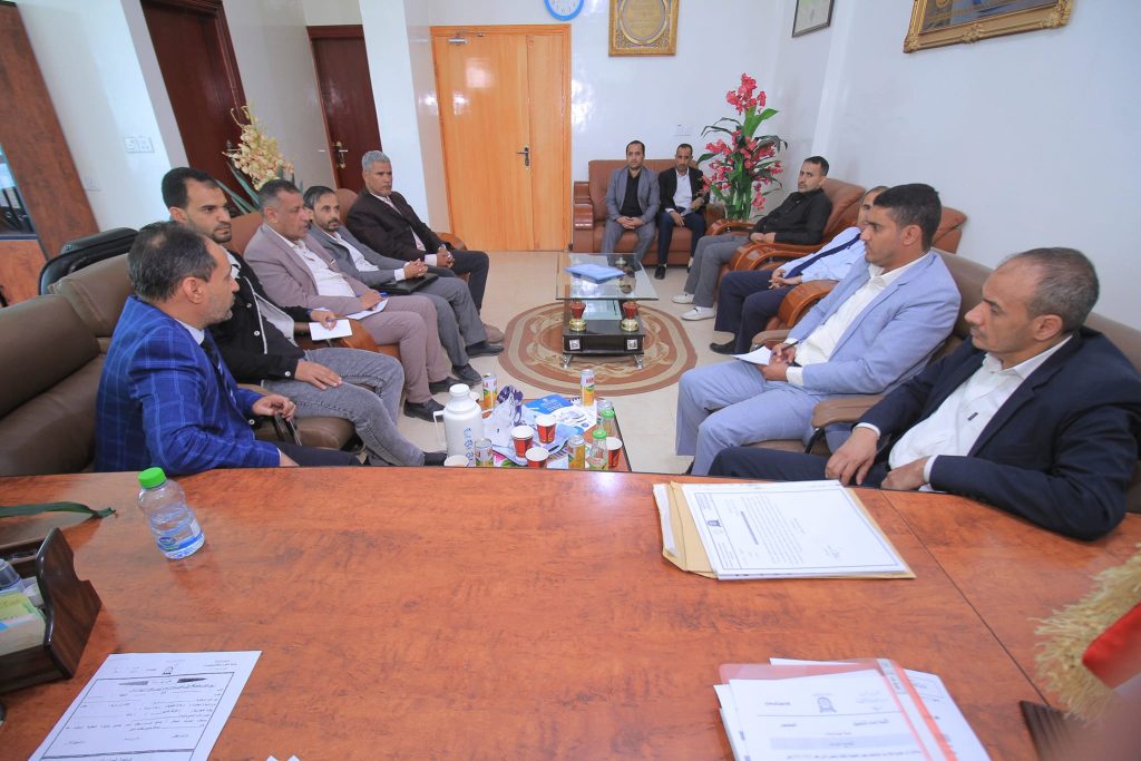 جامعة العلوم والتكنولوجيا - إب تستقبل اللجنة المكلفة بزيارة فرع الجامعة