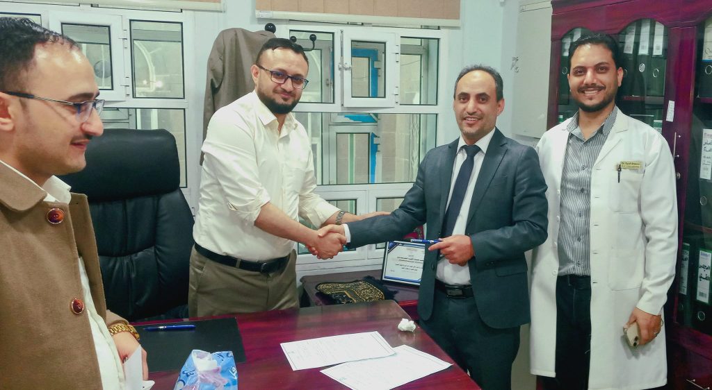 بحث سبل التعاون المشترك وتوقيع اتفاقية بين جامعة العلوم والتكنولوجيا فرع إب ومستشفى النور التخصصي