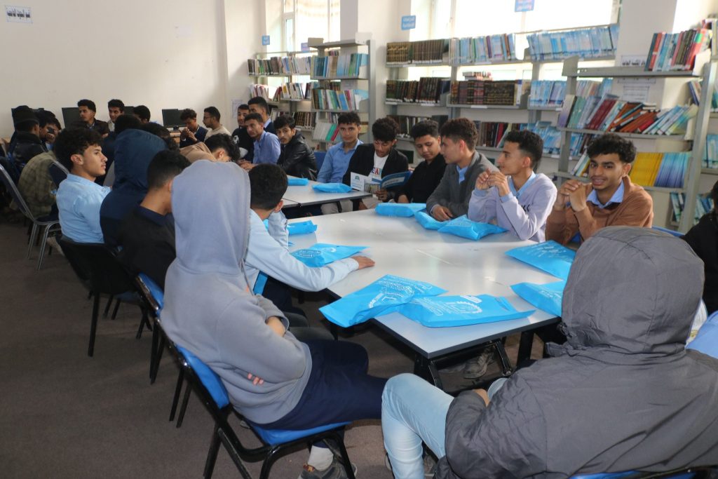 زيارة علمية لطلاب الثانوية العامة بمدارس الرسالة الأهلية إلى جامعة العلوم والتكنولوجيا - إب