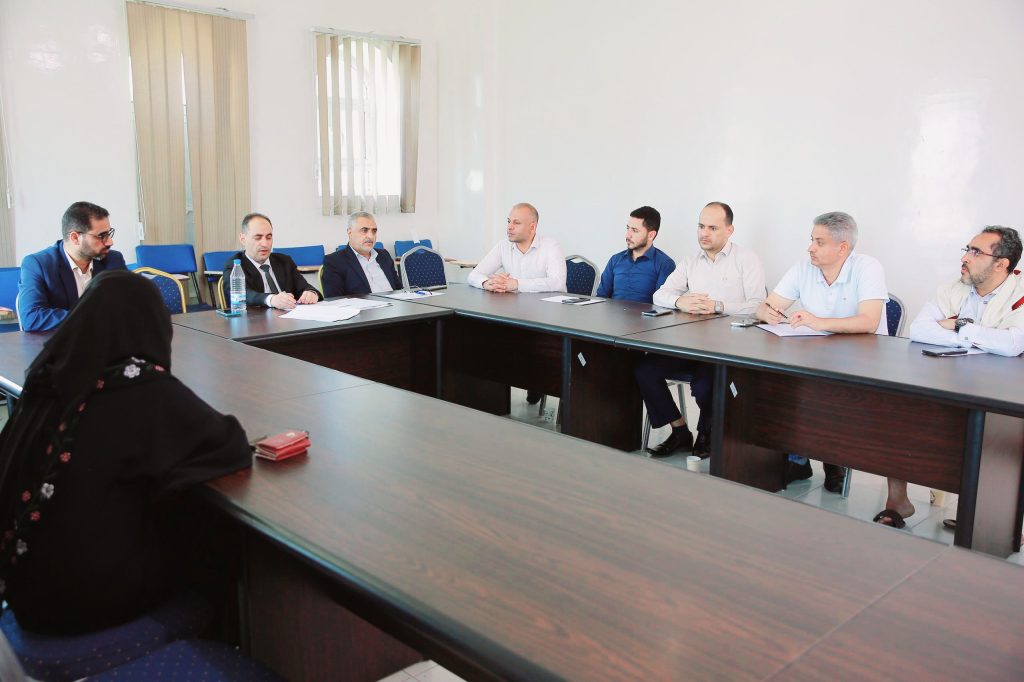 🏛️ مدير فرع جامعة العلوم والتكنولوجيا - إب يعقد اجتماعًا تحضيريًا للعام الجامعي الجديد 1447هـ