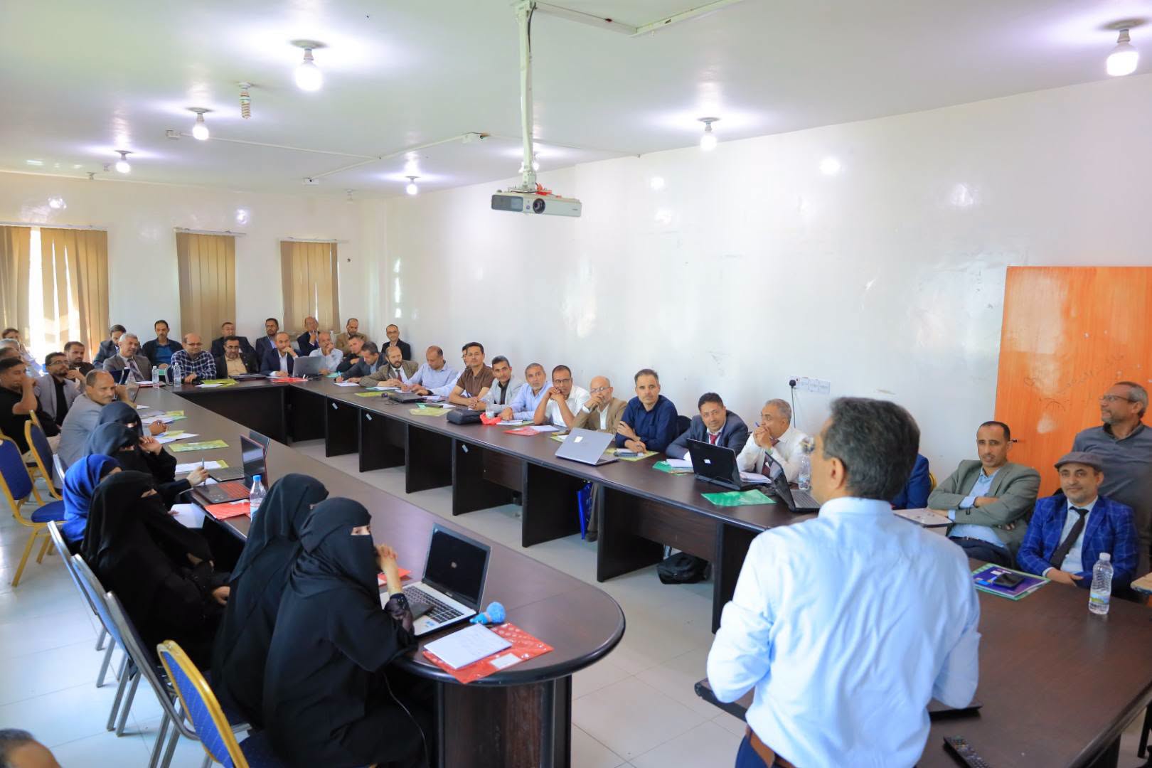 ورشة إعداد الاختبارات المبنية على مخرجات التعلم لأعضاء هيئة التدريس بجامعة العلوم والتكنولوجيا إب-1