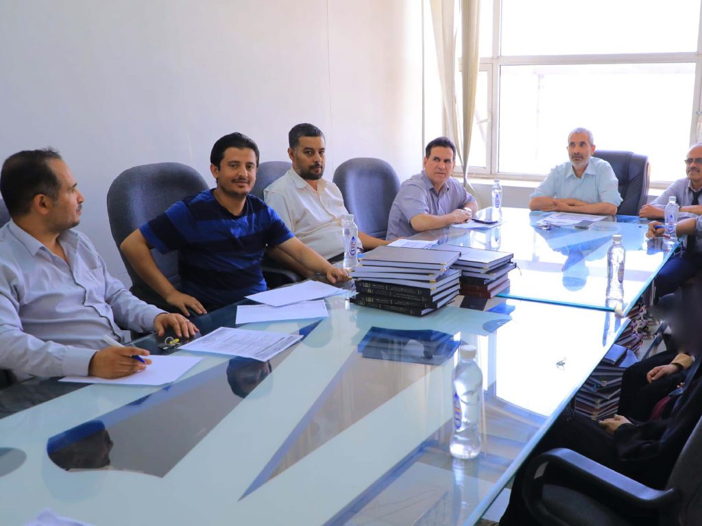 اجتماع لجنة التسويق في عمادة الدراسات العليا والبحث العلمي