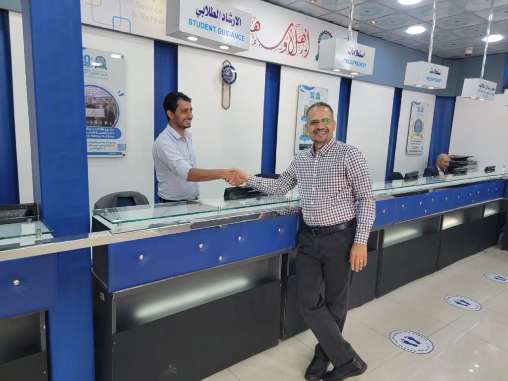 زيارة مسئول الدراسات العليا بكلية طب الأسنان للجنة القبول والتسجيل