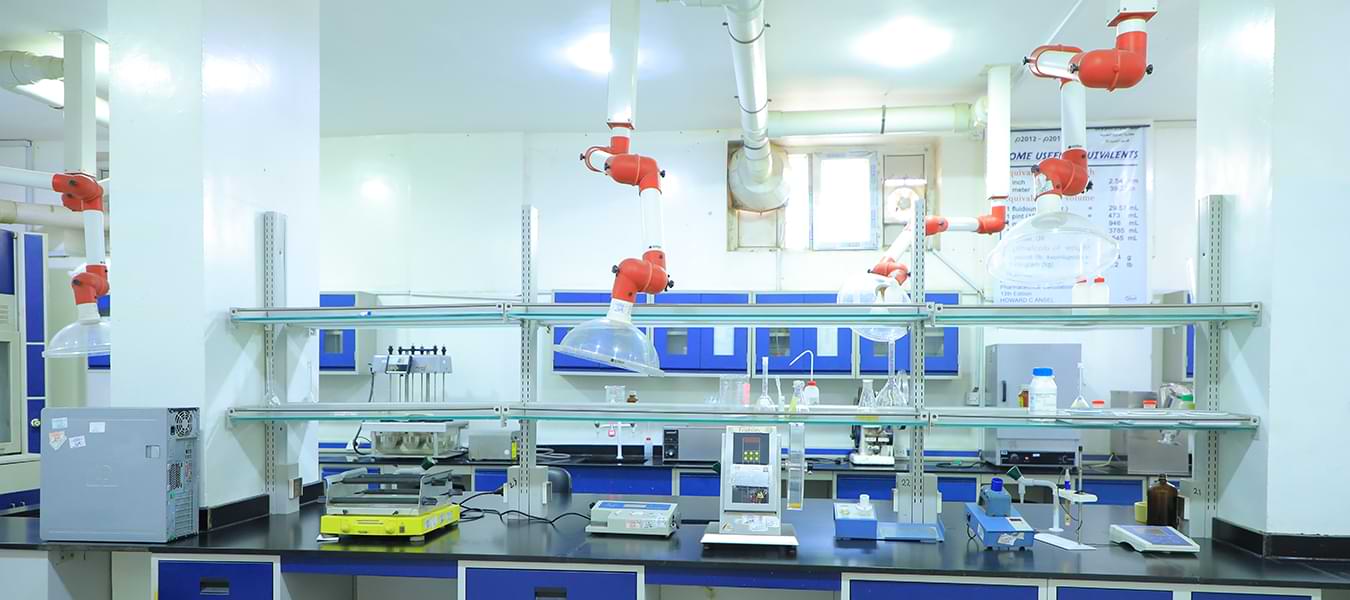 كلية الصيدلة، جامعة العلوم والتكنولوجيا، صنعاء، اليمن