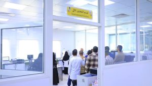 زيارة علمية لطلبة كلية الصيدلة بجامعة العلوم والتكنولوجيا إلى الشركة اليمنية المصرية لصناعة وتجارة الأدوية6