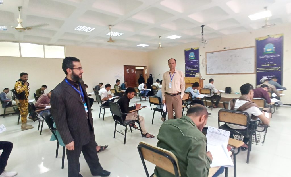 فرع جامعة العلوم والتكنولوجيا بتعز يدشن الامتحانات النهائية 2021 - 2022م