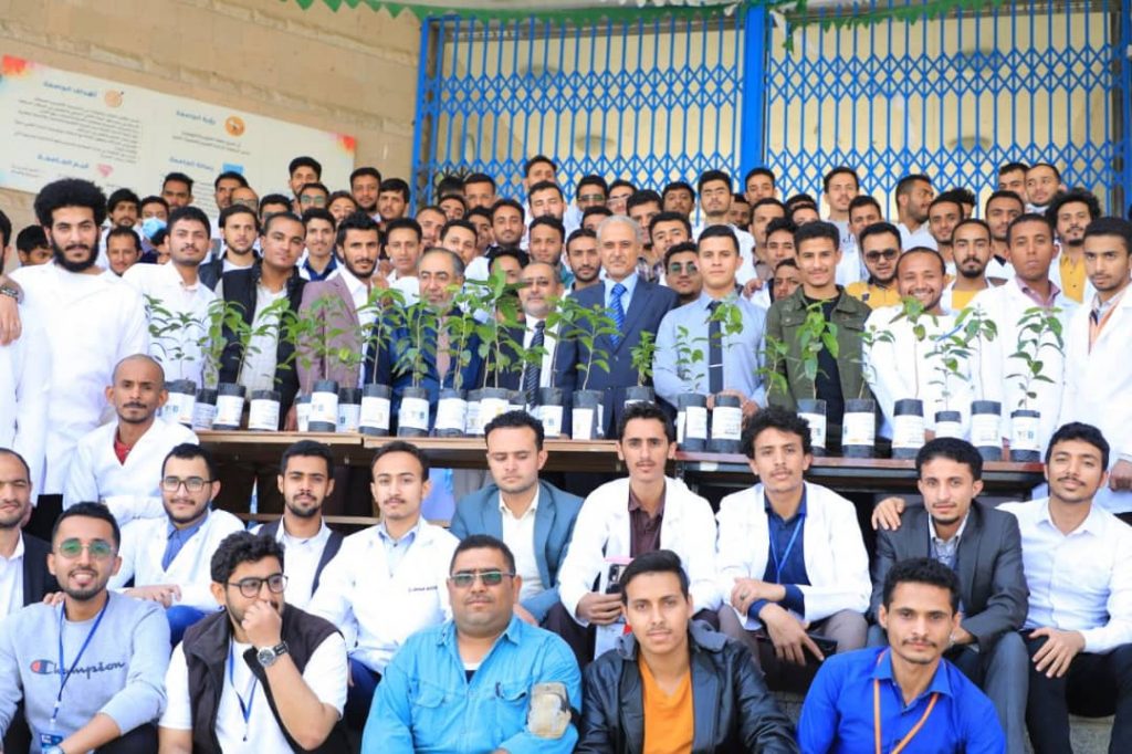 رئيس الجامعة يفتتح معرض التدريب الميداني الثالث لطلاب المستوى الرابع طب بشري