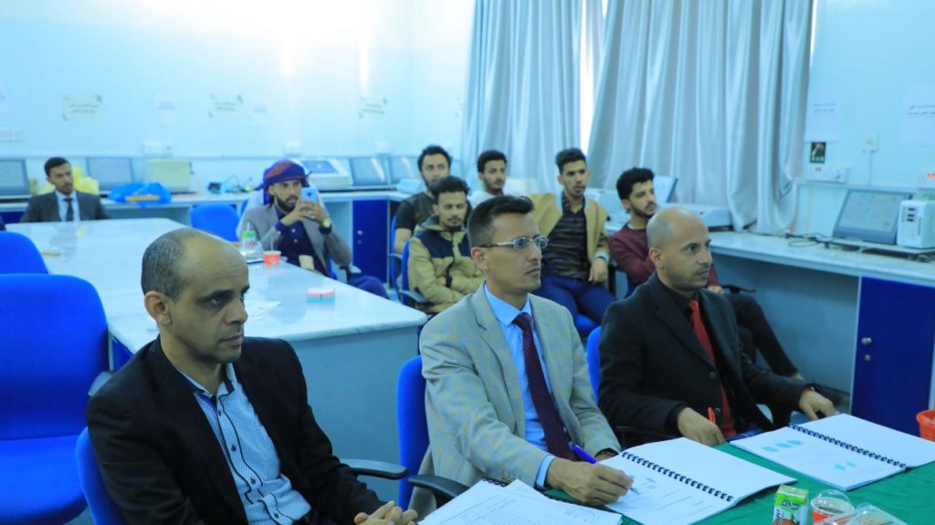 تدشين مناقشة مشاريع التخرج بكلية الهندسة بجامعة العلوم والتكنولوجيا للعام 2021-2022م   