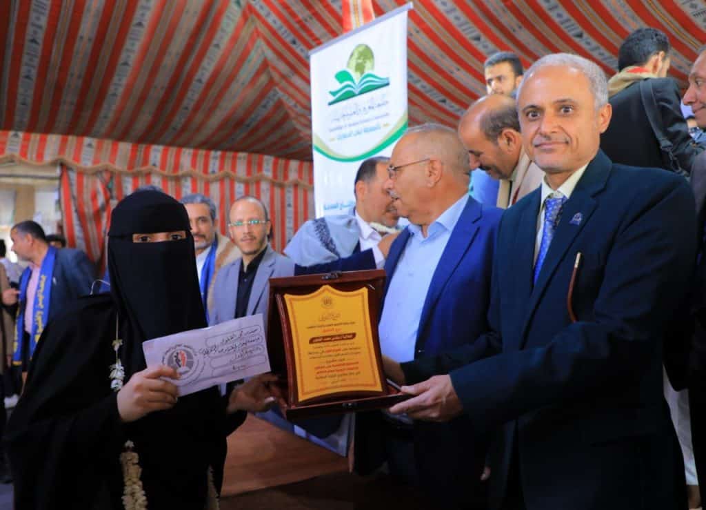 وزارة التعليم العالي تكرم طلبة جامعة العلوم والتكنولوجيا الفائزين بالمراكز الأولى في المسابقات الثقافية التي نظمتها الوزارة