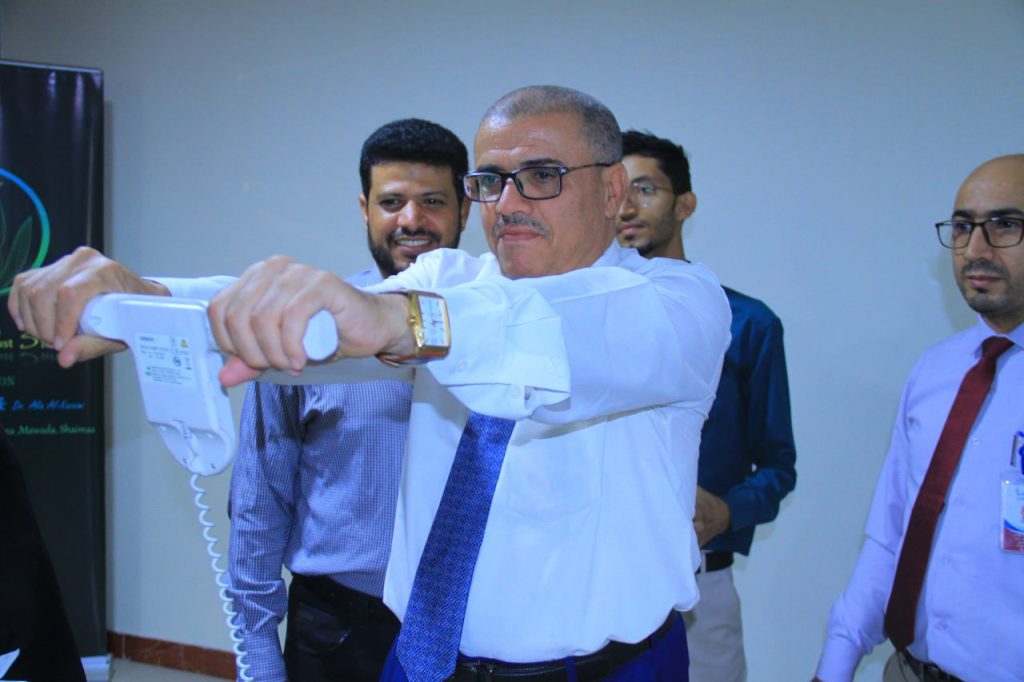 طالبات التغذية العلاجية بجامعة العلوم والتكنولوجيا ينفذن حملة توعوية ميدانية في عدد من المؤسسات والشركات والبنوك بصنعاء