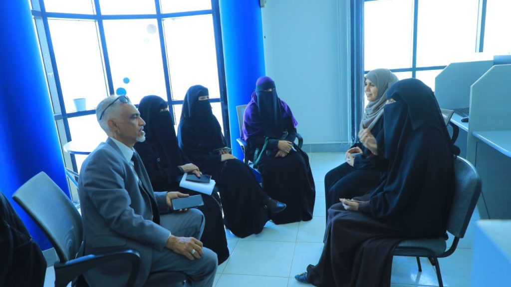 كلية الحاسبات وتكنولوجيا المعلومات تدشن عملية التدريب الميداني لطلاب وطالبات الكلية في عدد من الشركات بصنعاء