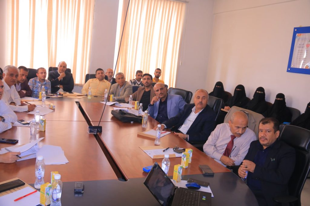 كلية العلوم الإدارية تعقد لقاءً موسعاً لأعضاء هيئة التدريس للوقوف على متطلبات الفصل الدراسي الأول