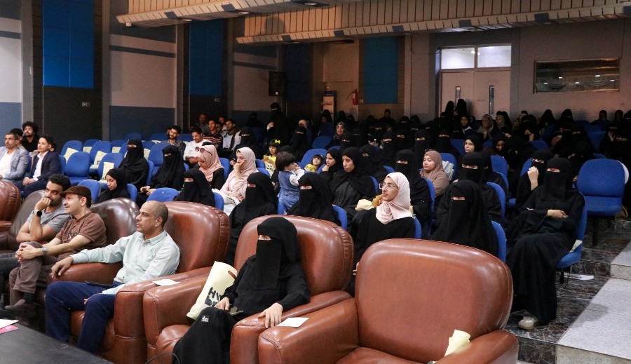 قسم الجرافكس بجامعة العلوم ينظم سمنار "Hybrid" حول مستقبل الرسوم المتحركة - جامعة العلوم والتكنولوجيا المركز الرئيسي - صنعاء جامعة العلوم والتكنولوجيا المركز الرئيسي - صنعاء -