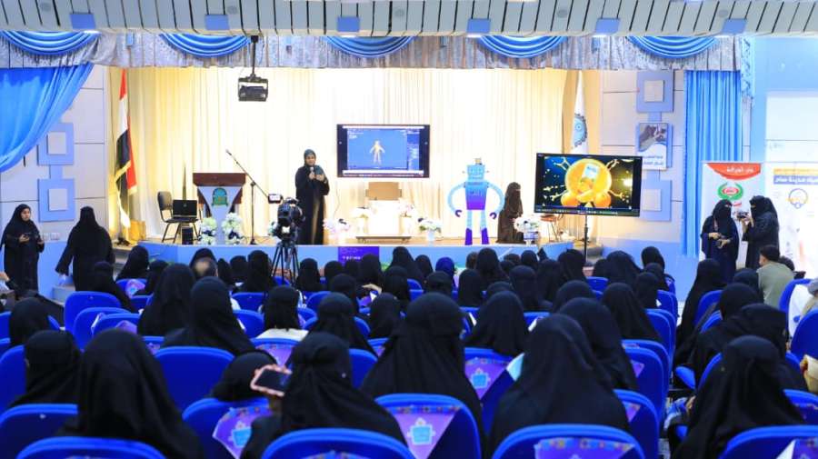 UST Organizes “Tech Nano” Seminar on the Future of Artificial Intelligence in Graphic Design - جامعة العلوم والتكنولوجيا المركز الرئيسي - صنعاء جامعة العلوم والتكنولوجيا المركز الرئيسي - صنعاء -